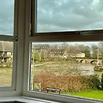 Oxford City Centre Modern 2-Bed Flat